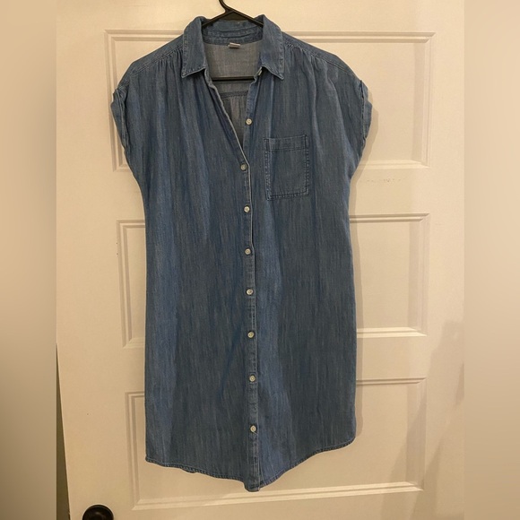 Old navy 
Size small ladies 
Denim button front dress - Picture 1 of 3
